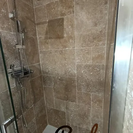 Royal Entire With Free Parking Appartement